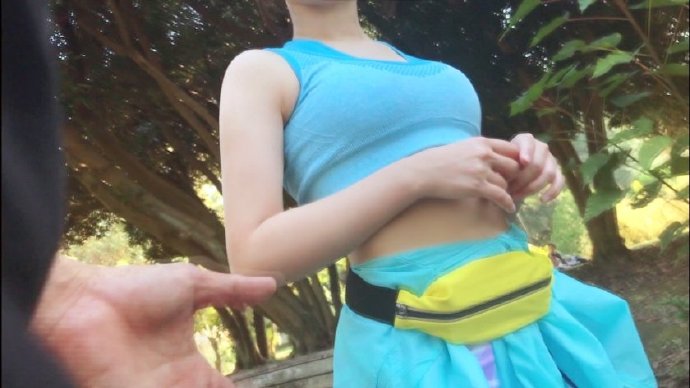 【326SPOR-005】公园搭讪的日本巨乳酱