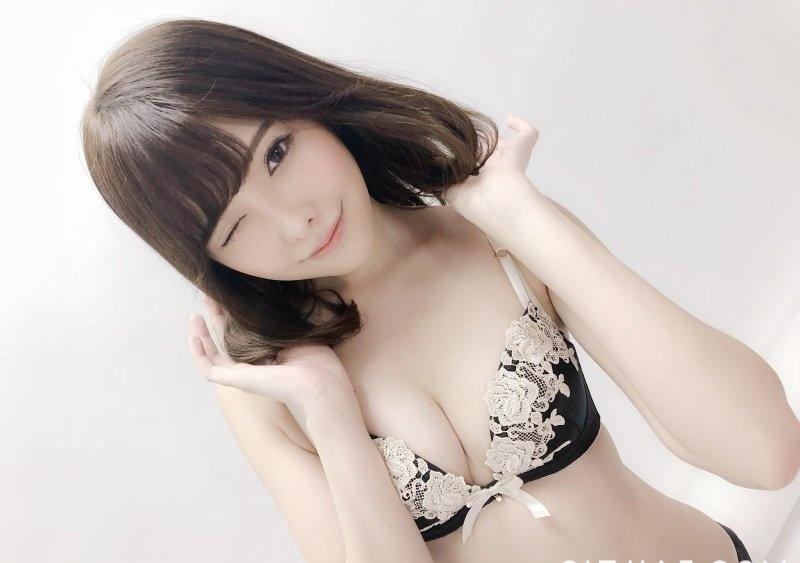 手脚完全固定脖子套上刑具 桥本有菜变身成犯妇戚秦氏！
